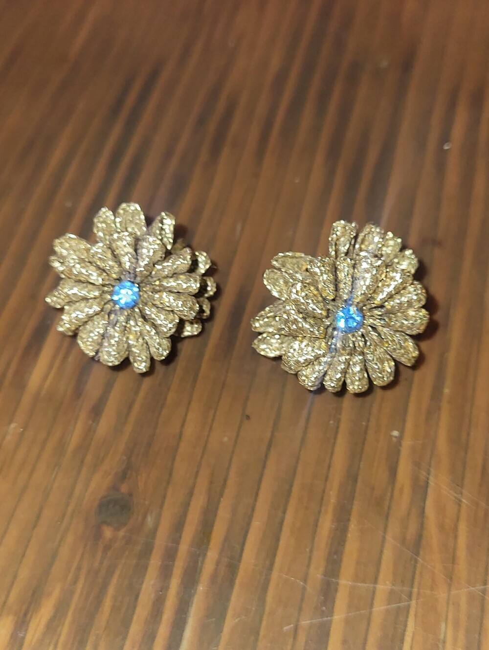 Vintage Mid Century Textured Flower Screw Back Earrings Blue Rhinestone Center